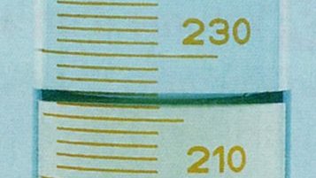 V = 222 mL (1 div = 2 mL)
